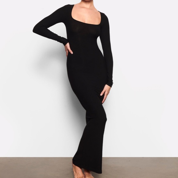 SKIMS Dresses & Skirts - SKIMS SOFT LOUNGE LONG SLEEVE DRESS IN ONYX - NWT - SIZE MEDIUM